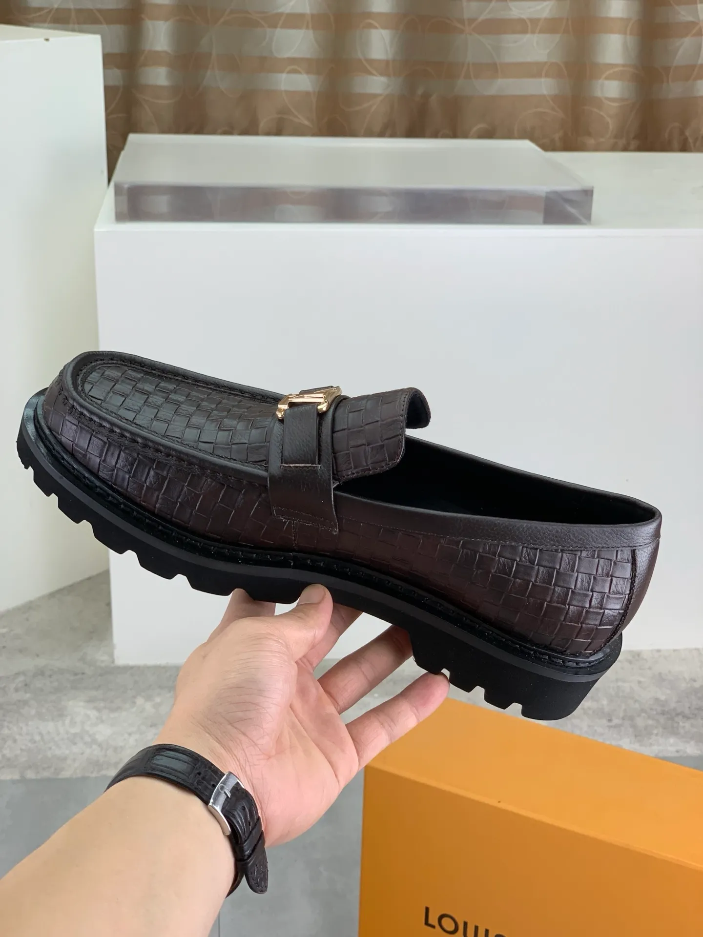 Factory price P820 💎💎💎LOUIS VUITTON [Louis Vuitton] - LV men's business casual leather shoes, luxurious and noble 👞All imported original cowhide, just to create a more comfortable wearing experience, upper: original high-end calfskin ➕Imported soft cowhide lining, original lightweight foam outsole ✔️ Color: 6️⃣colors available Size: 39-44 (38.45 46 can be customized (non-returnable)